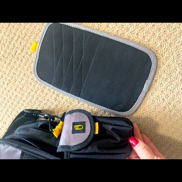 Tarsus Laptop Carrying Case 15.6 inch Black & Grey - Picture 8 of 10